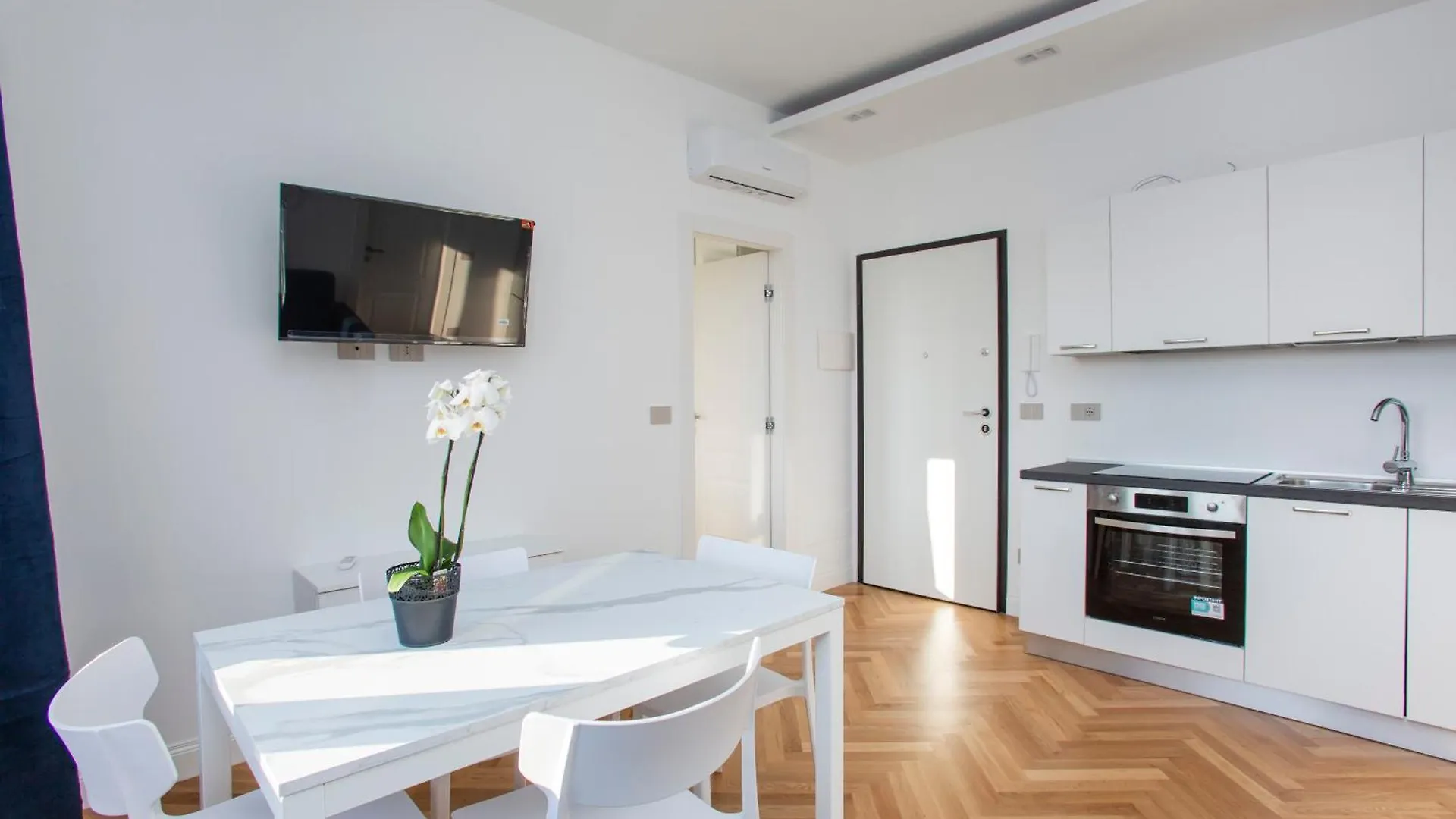 Apartment Fontana18 - Duomo Suites View Milan Italy