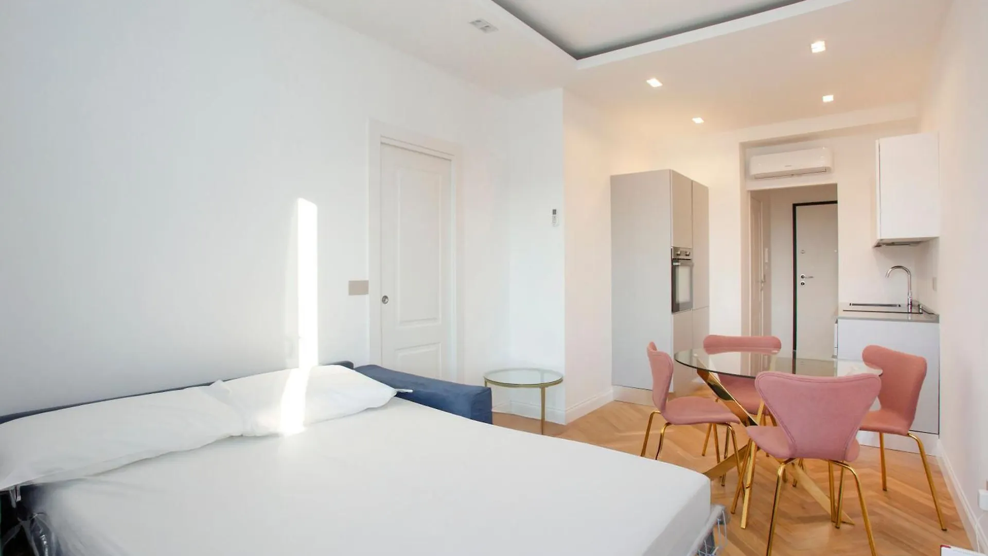 Fontana18 - Duomo Suites View Milano 0*,  Italien